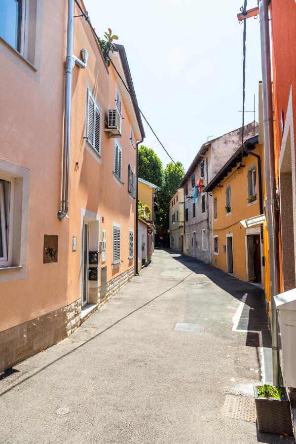 Sunny Old Town Apartament *